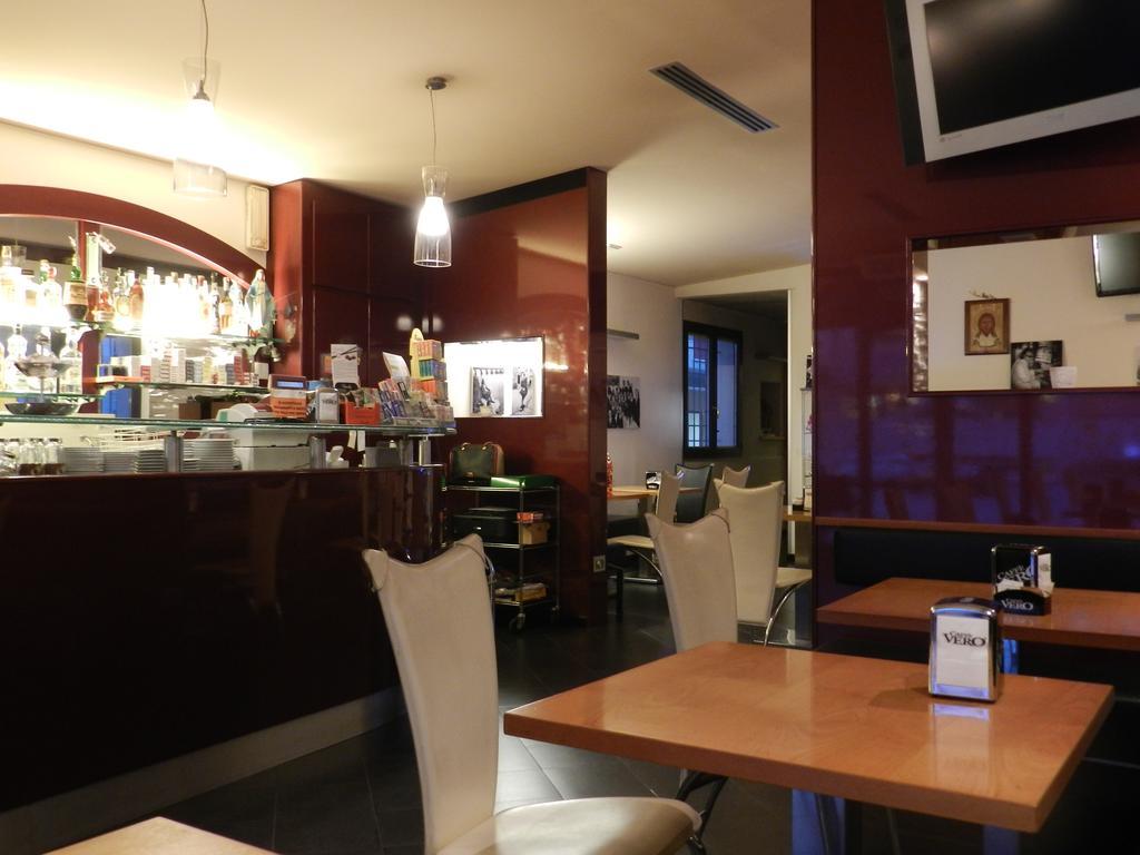 Locanda Trattoria Caffe Cavour Cittadella Buitenkant foto